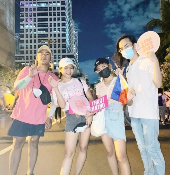 JGYuki08's tweet photo. @jay_beltran Yung Nakakamiss na minsan sa buhay namin ay nakilahaok kami sa pagdiriwang tulad nito para kay LENI-KIKO at hindi kami nagkamali sa pag suporta sa aming pangarap para sa Bayan!! https://t.co/3VffTioJ08