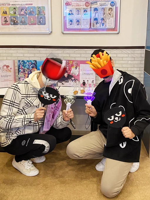 写真でも壁こじ×カラ鉄コラボの想い出をランダムのチェキとブロマイドは全然コンプには程遠かったけど、どちらもあわせると全キャラ揃ったからよかったウサオのブロマイド、斜めな攻め方で最高だった#壁こじ 