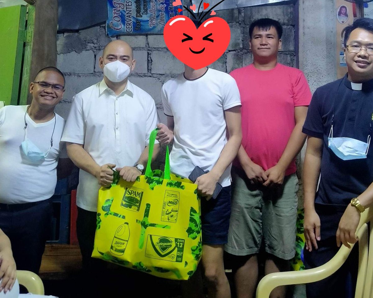GPLI08's tweet photo. Day 03 of Pasko Para sa Pulang Laso.

Kami ay lubos na nagpapasalamat sa mga individual na nakiisa at nag donate sa atin taonan na pagmamahagi ng Christmas Give Giving sa mga indigient PLHIV ng GPLI Community sa North Caloocan.

#GPLI
#NCCP

https://t.co/Jq3BwYwcmg https://t.co/cqqRutVGbY