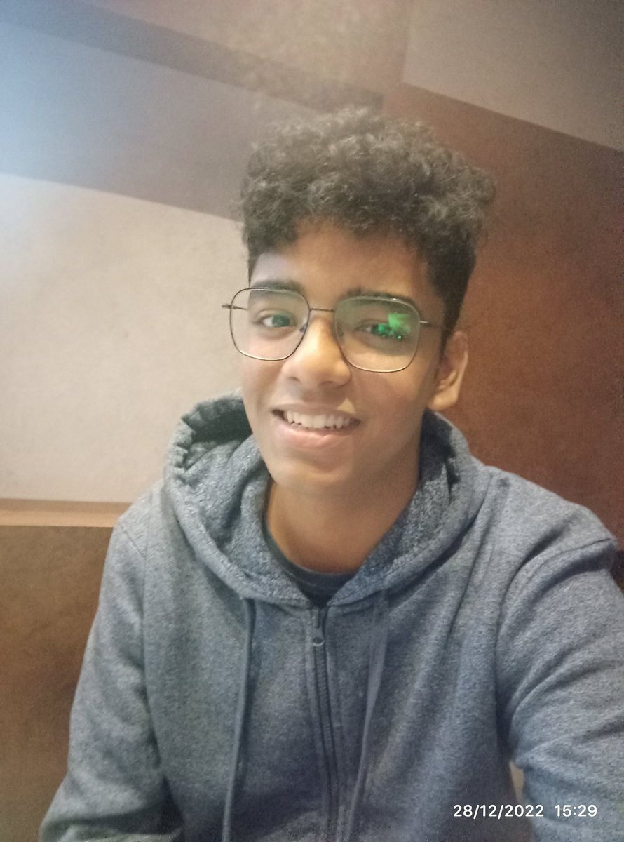 DriptanilDatta's tweet photo. @i_eeshasri Smiling in the Dental Clinic 🥲 https://t.co/eEhZvA3IBJ