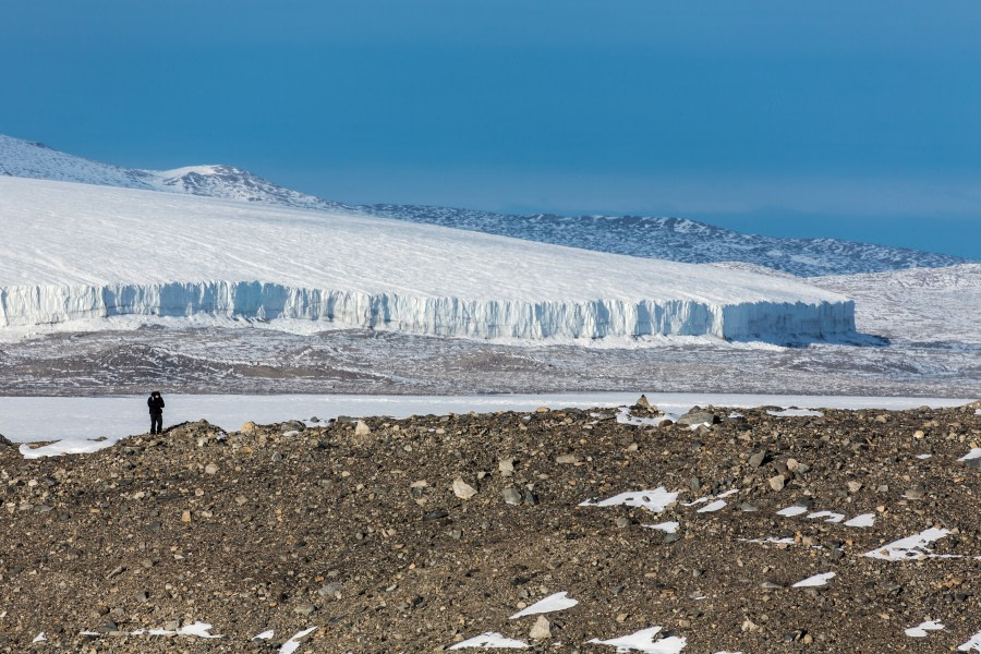 OceanwideExp's tweet image. Everyone loves a good glacier, but what exactly are they? Here we do a deep-dive into formation, types, and where you can best see them. Link in bio.

#glacier #glaciers #thearctic #antarctica

Picture by Rolf Stange.