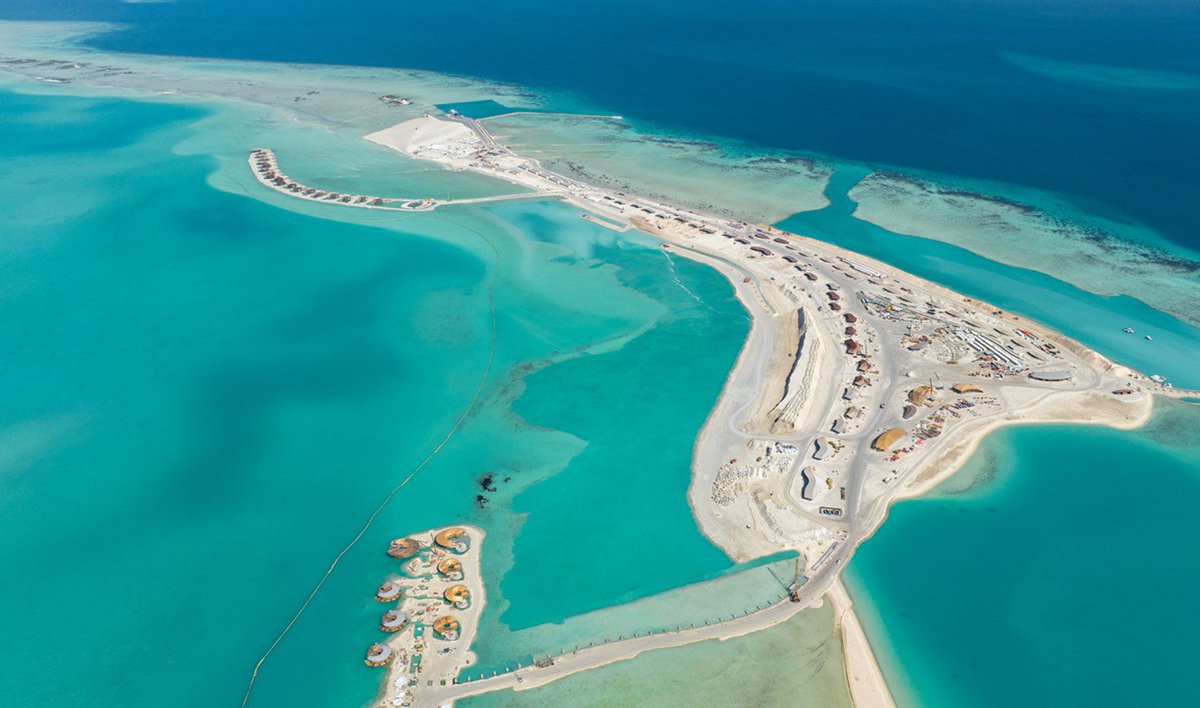 SaudiProject's tweet photo. إجمالي العقود الموقعة من شركة البحر الأحمر الدولية لتطوير #وجهة_البحر_الأحمر وصلت إلى 770 عقدًا بقيمة تبلغ 4.9 مليار دولار مع شركات سعودية وشركات عالمية؛ وذلك لإنجاز الوجهة وفق الجدول الزمني المحدد https://t.co/VYd2CY4l4o