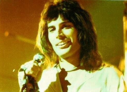 if I were a president of a country and freddie smiled at me like this and asked me to nuke a country, I think I would just blindly, subconsciously do it while getting lost in his eye smile.