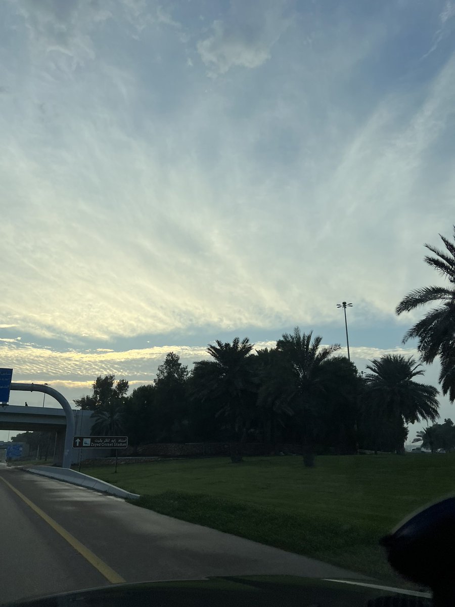 Salem_YQ's tweet photo. Winter changes the sky to art pieces ⛅️ https://t.co/ogP2JDxQK1