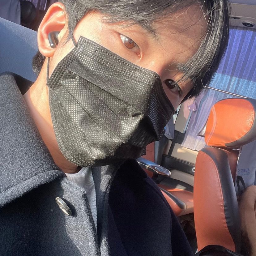 kihae_o_ob's tweet photo. 기해 셀카 업댓❤️ https://t.co/6AAuA0Y0yK