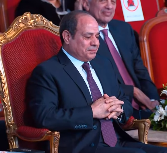 رد فعل الرئيس #السيسي بعد سماعه كلمات #أشرف_عبد_الباقي: «أحسن صاحب هو اللي شاور على القادرين باختلاف وخلى وجهة النظر كلها تختلف»

#قادرون_باختلاف