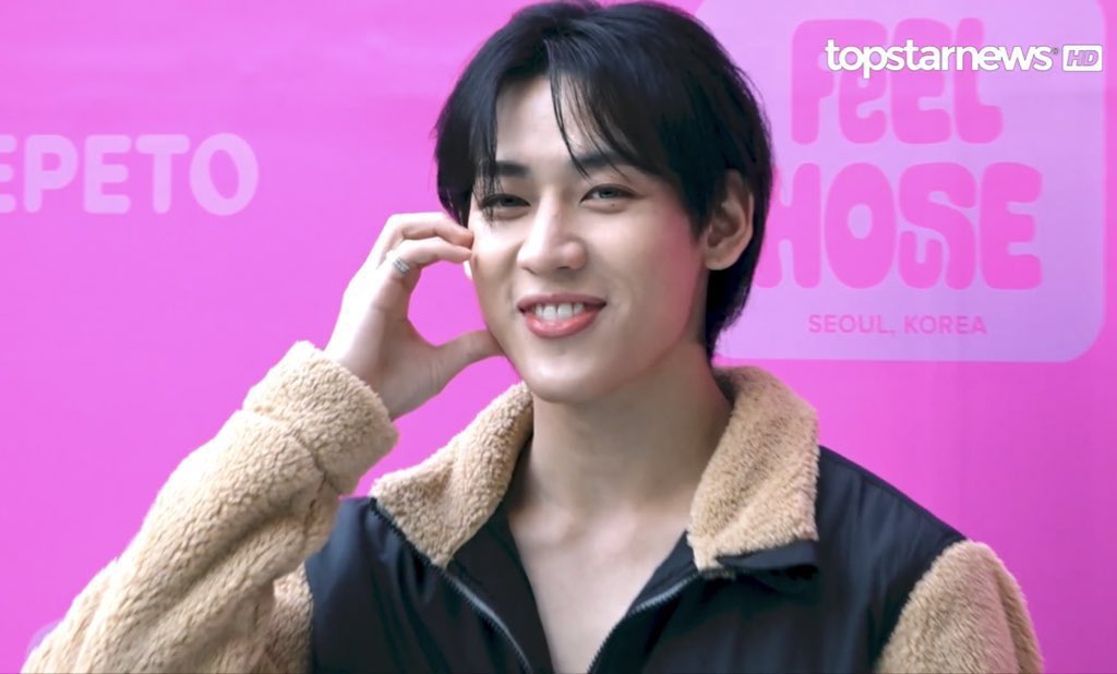 เมนแบมคนรักแบมใครเลิกงานแล้วขอคนละรีคนละ3เมนชั่นติดแท็กค่ะ

I listened to #SlowMo and #WhoAreYou and #WheelsUp of #BamBam #뱀뱀  <a href="/BamBam1A/">BamBam</a> and they are so nice @BAMBAMxABYSS