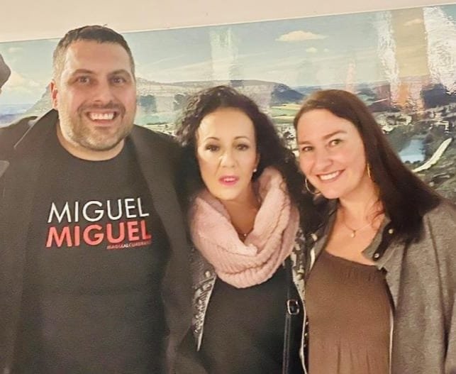 PPalgete's tweet photo. 🔵Anoche disfrutamos de una magnífica gala solidaria de humor y risas en #Algete.
👏🏻👏🏻Gracias a todos los participantes por regalarnos su tiempo y hacernos pasar un rato tan divertido.
#Galacuentaconmigo #Algete #ganas #ganasdeAlgete #megustaAlgete #unAlgetemejor #Preparados https://t.co/ReVdeGdF7T