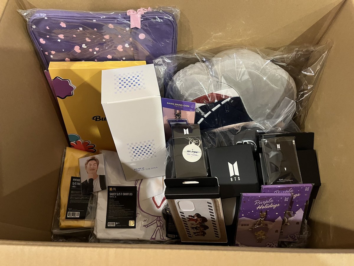 mi_mi_BTS's tweet photo. 佐川の兄ちゃんとロミオ＆ジュリエット並みのすれ違いの末…

やっと届いた💜💜💜

高すぎて買う時まじ手震えたけどw、テヒョンがけっこう入ってて満足🥹✨✨✨

#BTS
#BTSARMY
#FortuneBoxBTSEdition https://t.co/0SCrmAoWhP