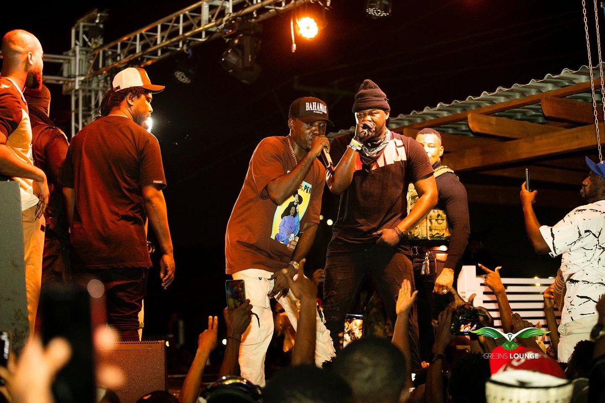greens_Lounge's tweet photo. A Night to remember @CrissWaddle &amp; Medikal. AMG Connect Concert @shattawalegh 🔥💥. 

#Temaisgreen #nightlife #xmas https://t.co/jomu6BkK3H