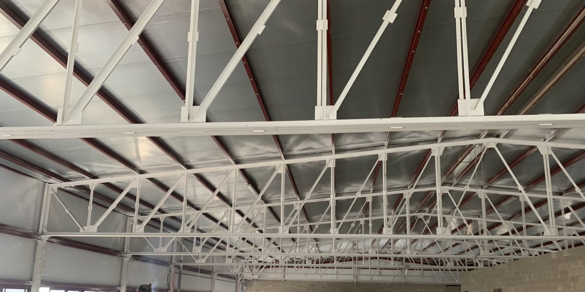 ingeniquitecto's tweet photo. Finalizamos el año estudiando la estructura metálica de una gigantesca nave que uno de nuestros clientes ha adquirido en terrenos de #mercamadrid para reformar y ampliar su mercado.
#estructuras #estructurametalica #calculodeestructuras #detallesconstructivos https://t.co/D0zYNTW81s