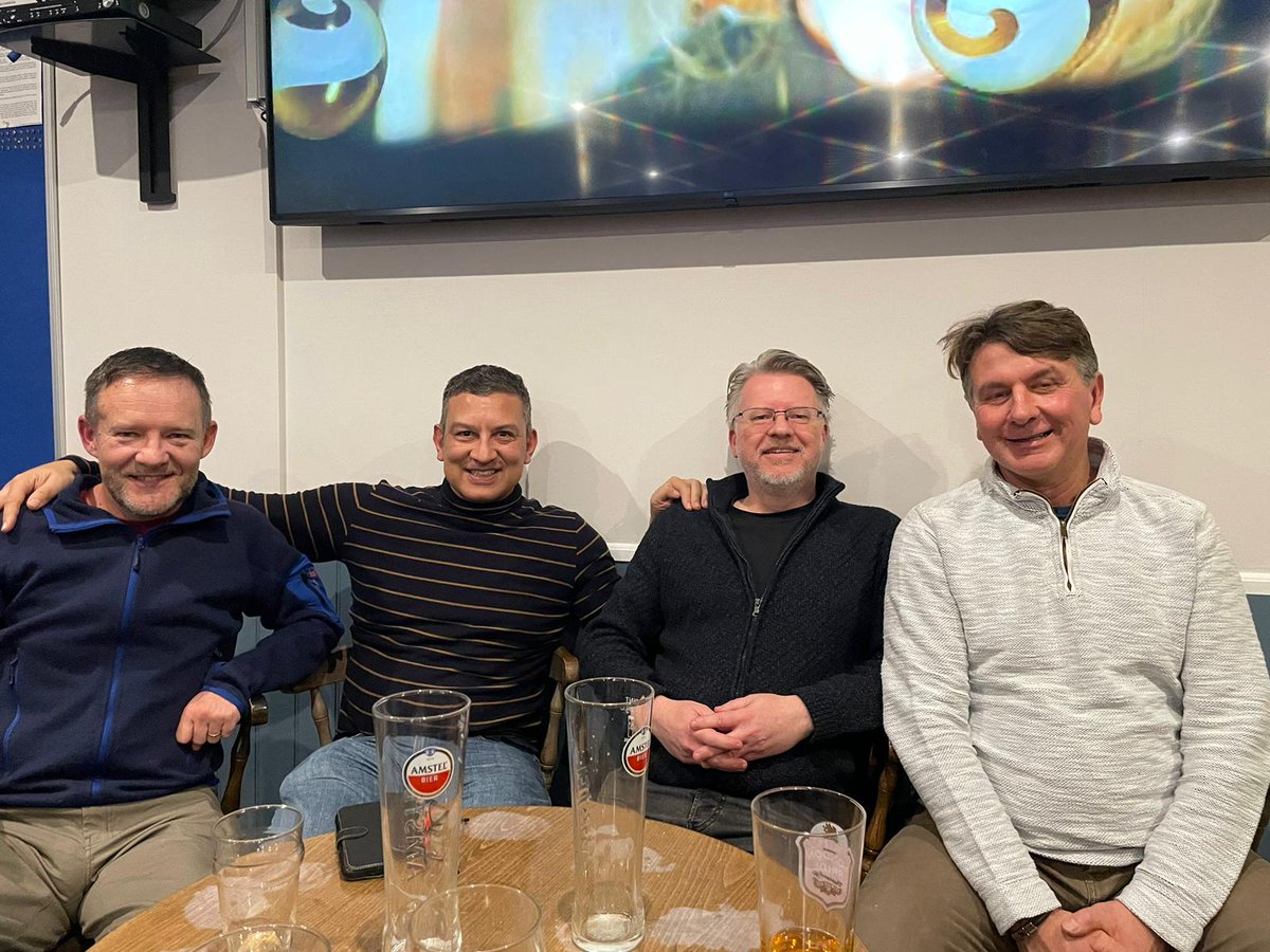 TrinitySchAlumn's tweet photo. Christmas is often a time we catch up with our old friends. Jason Court, our Director of Development, had an impromptu reunion with his Class of 1986 mates at Trinity Sanderstead Sports &amp; Social Club

Who do you recognise?

#TrinityAlumni
#TrinityReunion https://t.co/Wzz5ZFkZVd