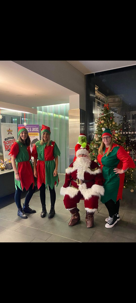 FUNdraisingInv1's tweet photo. We had the best time at #Aladdin in @thebeaconarts 

Oh yes we did!

Thank you to everyone who came along we hope you had a ball x 🎄 https://t.co/YxCnPfPqp2