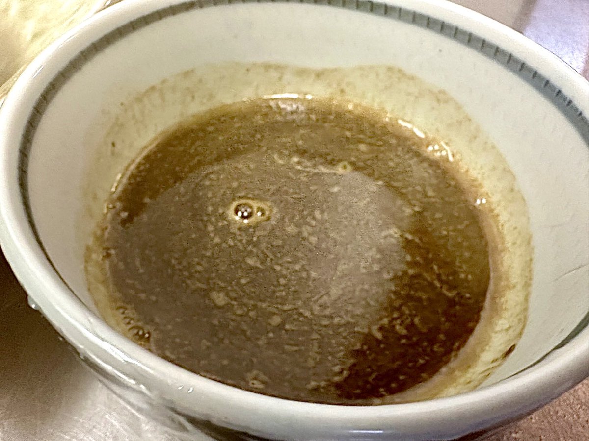 mengarasu's tweet photo. 【年越しそばスープの調整中】
ううむ。これは煮干感は、もう少し後ろに下がっても良いかも。

鴨と下仁田葱が、甘いので蕎麦汁ぽさを出したい。

けど、ラーメンらしさも合わせて持つ様にしたい。 https://t.co/wnlkokyZCj