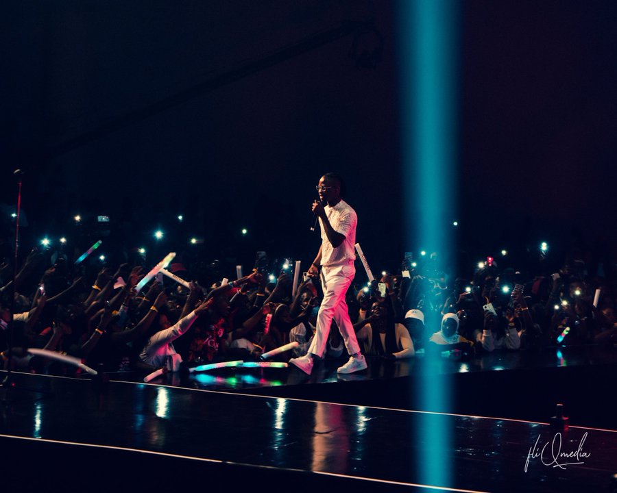 harmarkar_o's tweet photo. Today marks it a year of #iCONsFEST....I remember how people mocked that show, the venue and the date(it was clashing with a concert )..But Layy and iCONs silenced them.. Everything from the management, timing, performance was in order..I'm so proud of you Layy❤️❤️❤️ https://t.co/NL28YGGM3s