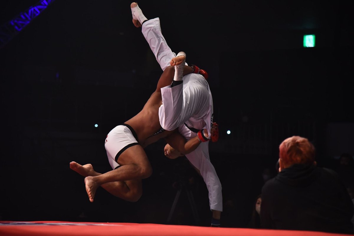 Nob_yasumura's tweet image. 猪木ボンバイエ×巌流島撮影でした。一本KO勝ちの連続！　大会詳細は以下のリンク先で。gonkaku.jp/articles/12471… 
#INOKI #巌流島 #木村ミノル