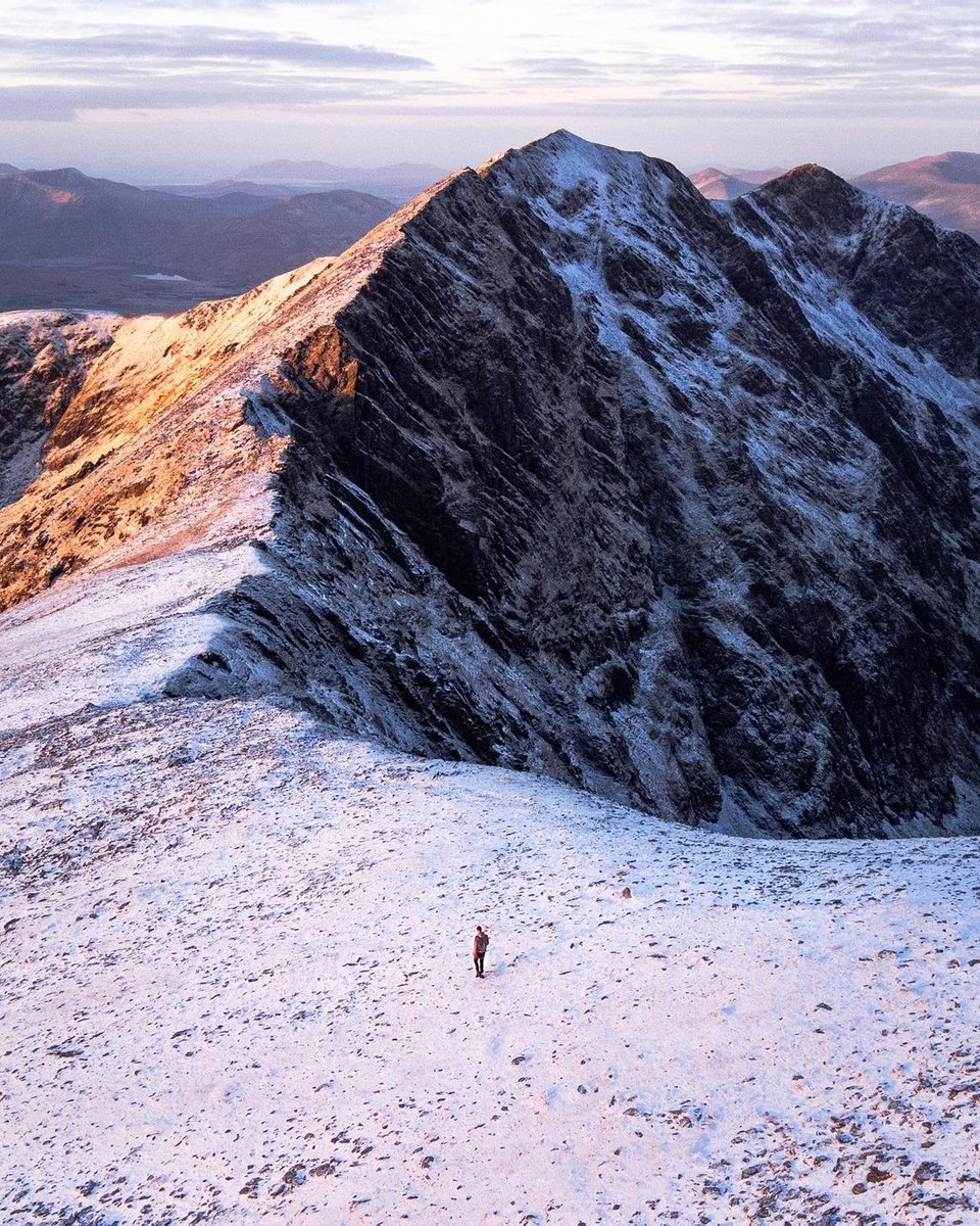 wildatlanticway's tweet photo. It's time to step away from that Christmas movie and into cinematic #WildAtlanticWay scenes like this! 

Find the perfect West Coast hike to stretch your legs: https://t.co/Q83JRIYZP5

📍 Macgillycuddy's Reeks

#KeepDiscovering
📸 life.of.gerk [IG] https://t.co/ksAmjecSrt