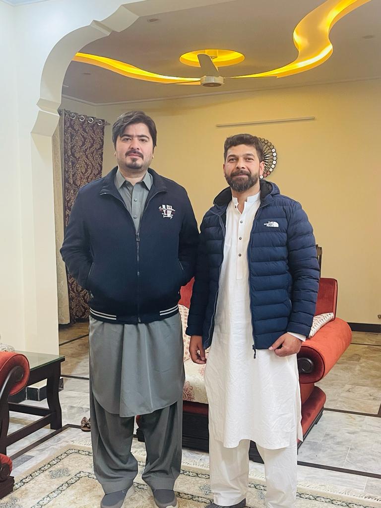Faisal Zeb Khan (@faisalzebkhan2) on Twitter photo ممبر صوبائی اسمبلی فیصل زیب خان نے قریبی دوست اور فرانس میں مقیم سلمان شہزادہ سے ملاقات کی اور پاکستان آنے پر خوش آمدید کہا۔ یقیناً یورپ میں پختونوں کی خدمت کے لیے ہمیشہ پیش پیش ہوتے ہیں۔
<a href="/afghan_tariq/">Tariq Afghan</a> <a href="/SalmanShehzadaM/">Malak Salman Shahzada</a> ممبر صوبائی اسمبلی فیصل زیب خان نے قریبی دوست اور فرانس میں مقیم سلمان شہزادہ سے ملاقات کی اور پاکستان آنے پر خوش آمدید کہا۔ یقیناً یورپ میں پختونوں کی خدمت کے لیے ہمیشہ پیش پیش ہوتے ہیں۔
<a href="/afghan_tariq/">Tariq Afghan</a> <a href="/SalmanShehzadaM/">Malak Salman Shahzada</a>