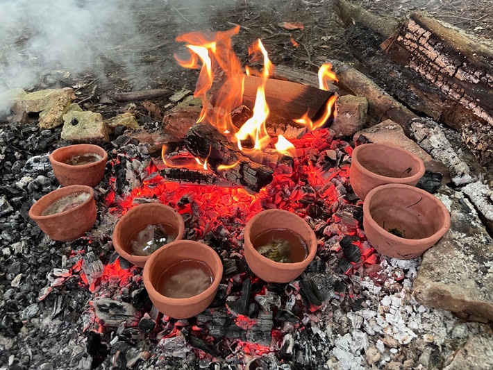 A new study finds that hunter-gatherers starting at least 20,000 years ago knew how to make and use pottery to store and cook food.

archaeology.org/news/11093-221…