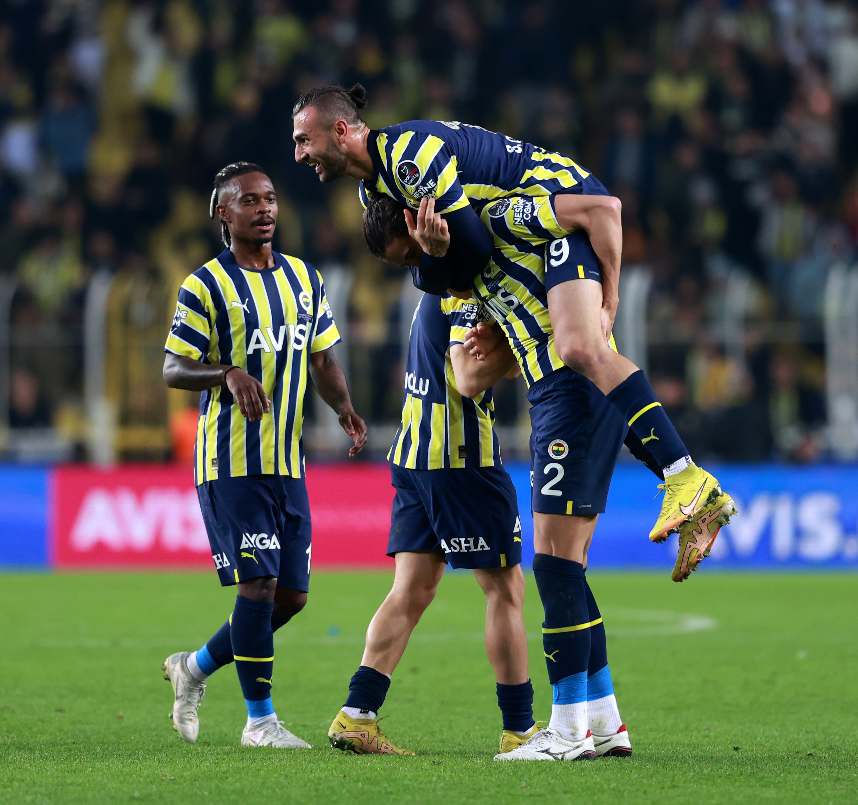 UEFA Europa League on X: "🟡🔵 Fenerbahçe. Back to winning ways 💪 #UEL  https://t.co/ATDVqrkIXj" / X