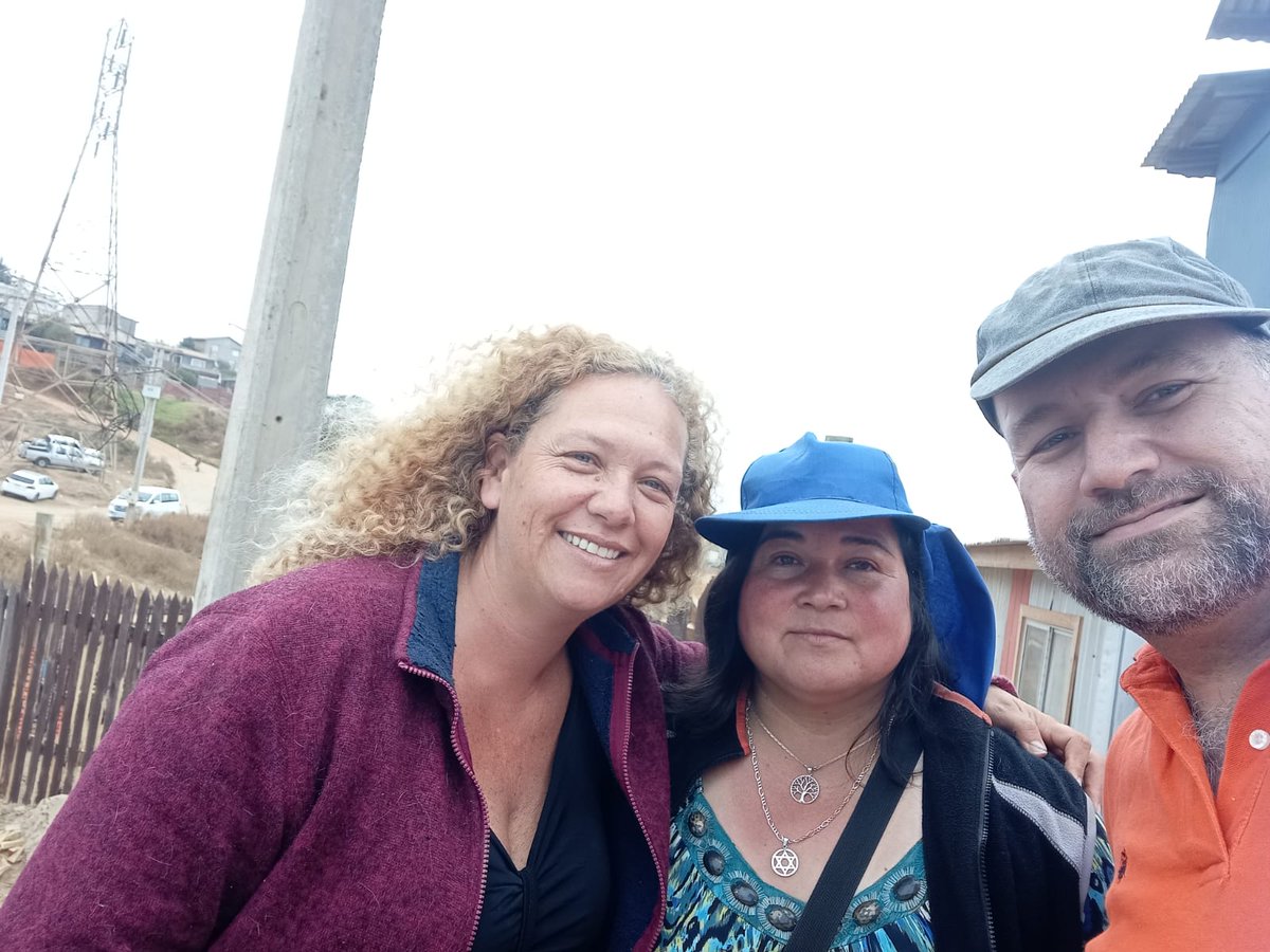 ccarvajaly's tweet photo. Hoy temprano estuvimos entregando los aportes para los afectados por el incendio en los Campamentos Ampliación Las Palmeras y Esperanza en #VinadelMar Gracias por tu apoyo! 
#SomosChileenSerio #SomosSolidaridad @ChileSerio @IreneLjubetic https://t.co/UMThGubUxX