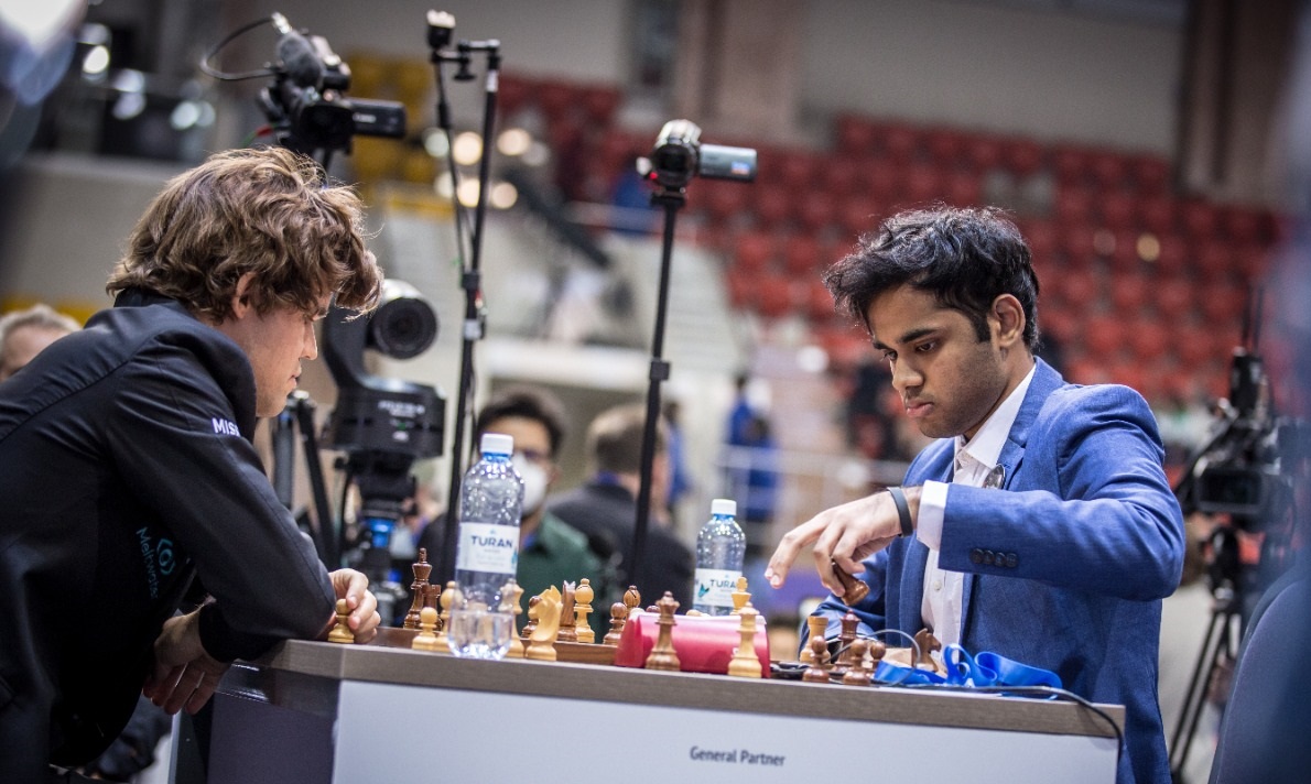 TheIkaist's tweet photo. Arjun Erigaisi appreciation post
As @anishgiri said: "Pairings in such a format plays a big part" It did!
Congrats to @ArjunErigaisi (9/13) a stunning performance with a PR of 2831, 2nd only to Carlsen, against the highest avg opponent rating in the tournament: 2711. #Rapidblitz https://t.co/hovvBMWwq0