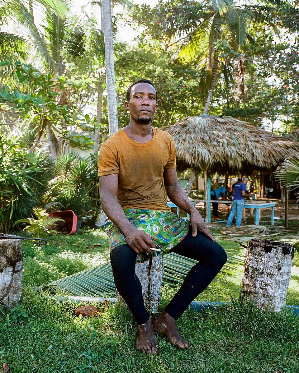 R_jiha's tweet photo. 🥥🌴 #gold200 
 ____⁣
⁣
DR. 2022.⁣ https://t.co/1x8Lx4NzDA
