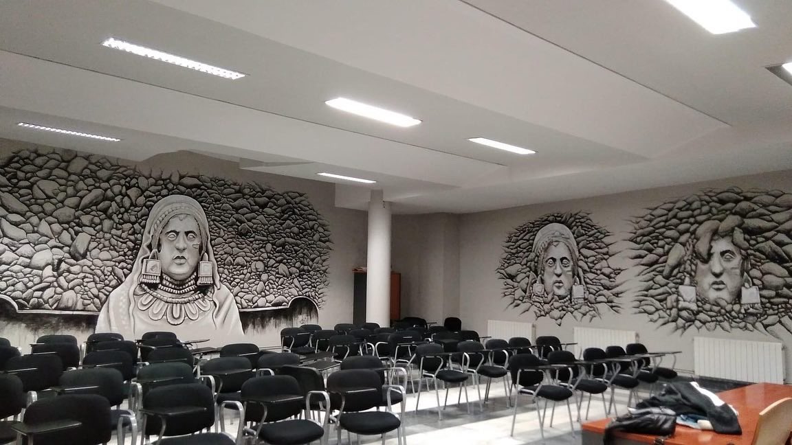 👏💖⚱️Felicitamos al artista bastetano Agustin Tello por este impresionante mural de nuestra embajadora más internacional, la #DamadeBaza. Pintura que ha dignificado aún más el salón de actos de la Casa de la Cultura de Baza👏👏