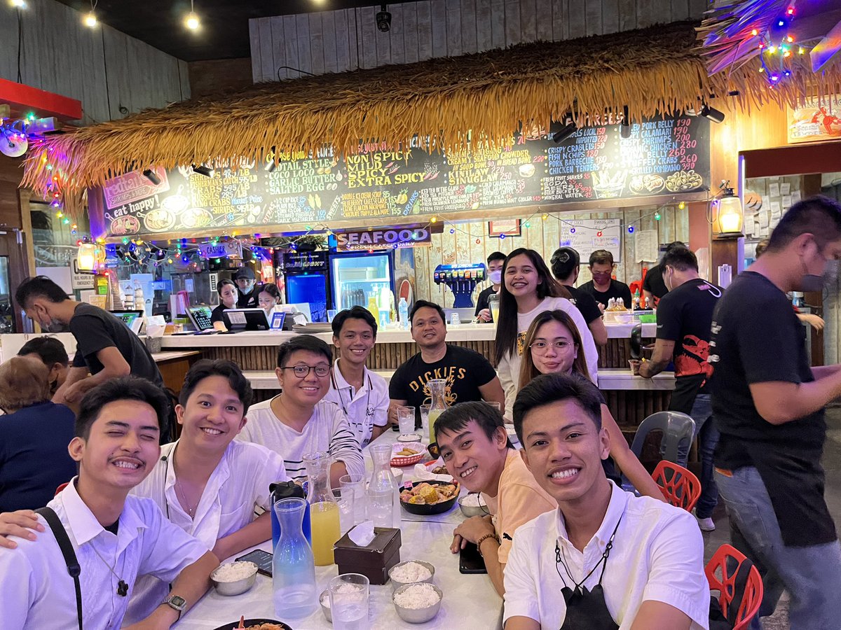 ImPhilipLouis's tweet photo. A day full of flavors, laughter, and great company! Thank you my Archdiocesan Social Communications Apostolate family! Thank you Fr. Derjohn @djfsjvts for the treat! Happy us!
#SynodonSynodality #ASCA #ACDO #YearEnder2022 https://t.co/uLkiRm7o2m