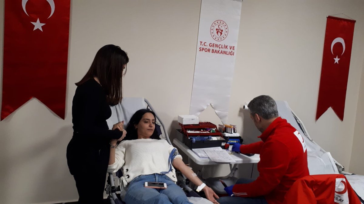 KarabukKYGM's tweet photo. 📌Kan bağışı hayat kurtarır. 🩸
❗️Katip Çelebi Yurt Müdürlüğü
Öğrenci ve personelimiz Kızılay'ın kan bağışı kampanyasına katıldı. https://t.co/hXfwghqBUC