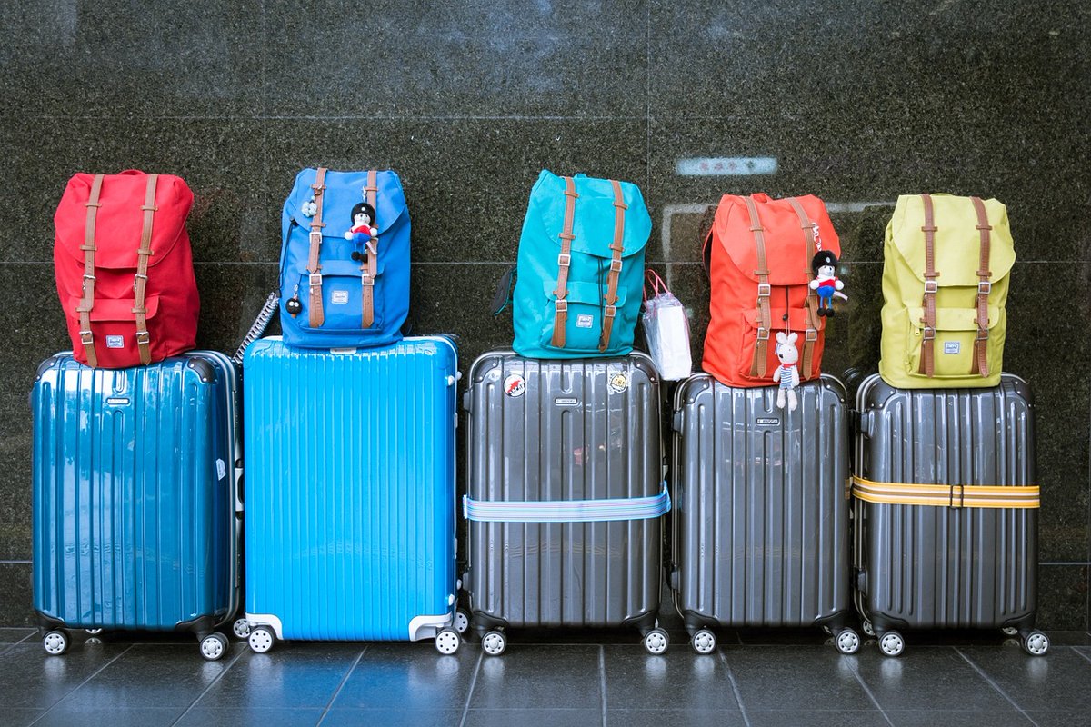 Traveling for the holidays is so much fun! 🧳

Check out our website's latest blog on how to efficiently pack a suitcase! 👀
ow.ly/wjpp50KLRwx

- Team MOBO

#yxe #mobo #mobopro #promotionalproducts #saskatoon #saskatchewan #blog #bag #bags #travelling #travels #plane