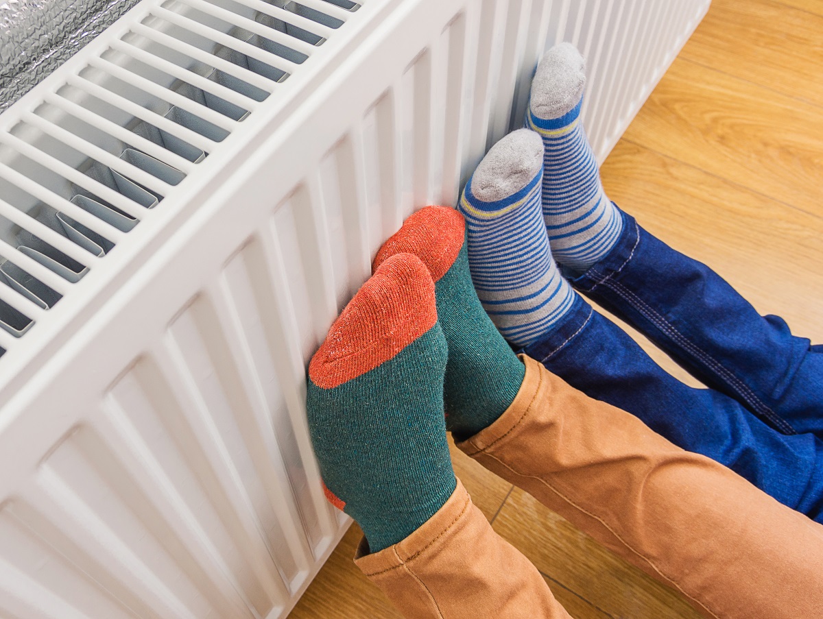 Thanks to Jack Frost, our #feet are much more susceptible to injury as the temperature drops. From what kind of shoes &amp; socks to wear in #winter, to best hygiene practices &amp; more, follow these tips to keep your feet warm &amp; well-cared for this season: bit.ly/3Y9Jdg6