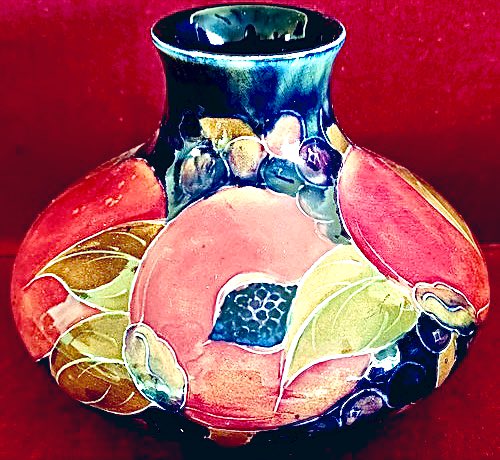 CatoCrane's tweet photo. Bid on #Moorcroft Pottery Now - 16 Lots at https://t.co/HgJZj7lYe6 Timed Auction until 5th Jan 2023 @StokeArtPottery @worldpottery @shrewsmorris @heswallmagazine @FineCountryWNW @theCCmagazine @StokePotteries @angleseyantique @easyliveauction @Audefledis @heswallgolfclub #Collect https://t.co/Ufc7XNGbk0