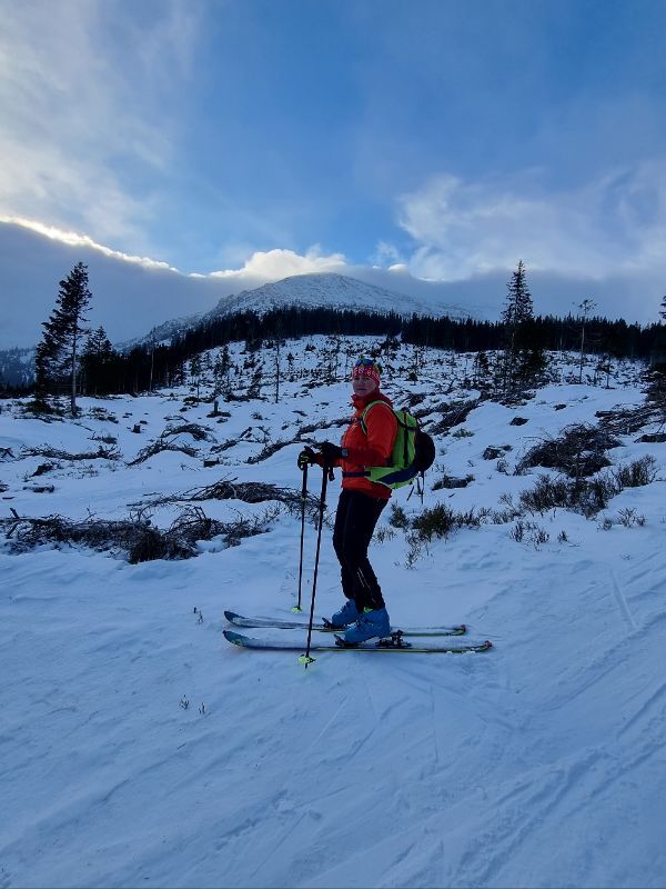 adacek121's tweet photo. Skitouring Jasná: Lúčky - Rovná Hoľa 🎿🌥🌬... 
Check out my activity on Strava: https://t.co/xNQeDyU1vI
#Slovakia #skialp #skitouring #jasna #lucky #rovnahola #mountains #lowtatras https://t.co/oYqLNyWLN7