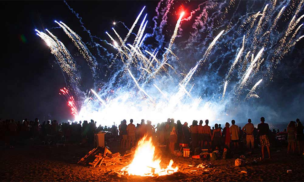 jesuisbeninois's tweet photo. Ne restez pas en marge de l'événement le plus fabuleux qui vous permettra de clôturer l'année en beauté !
#LE_FEU 🔥DE BOIS À LA PLAGE 🏖️⛱️
organisé par #TATABEACH les 30 et 31 décembre à la plage à partir de 19H .
⤵️⬇️ https://t.co/qyPmotkkWO