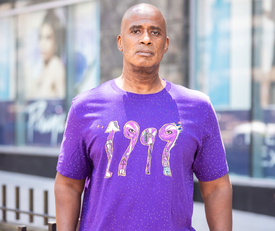 Final reminder: You don’t need a ticket to the Experience to stop by our lobby to shop exclusive Prince merchandise before we close our doors this Saturday! Even after the Chicago run is done, our online shop will remain open 24/7. princetheexperience.com/products

📸: <a href="/alivecoverage/">Alive Coverage</a>