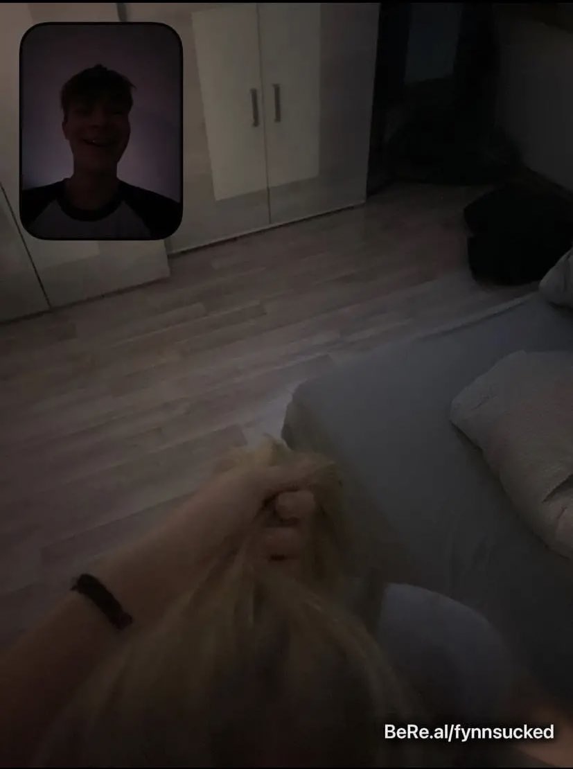fuyuderpilz's tweet photo. could be us aber du hast kein bereal 🚬 https://t.co/3dIJ5B9OhI