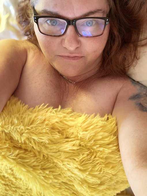 Cozy new blanket + me = snuggle nirvana https://t.co/g5x1L7Dkd0<a href="/tag/mvsales"class="tags"><span>#mvsales</span></a>