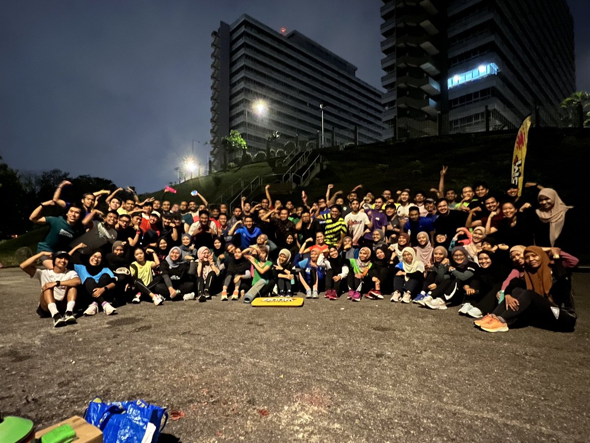 nazmihalim_'s tweet photo. Peluh Rabu Malam last session for 2022. See you next year! ๐ฅณ
Thanks koc @zukhviri ๐ค๐ป๐ค๐ป
#TeamPRM
#PeluhRabuMalam
#keepgrinding
#beatyesterday https://t.co/DAYkow4oEV