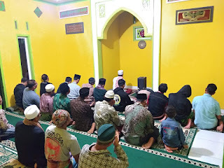 DakwahPos's tweet photo. Selalu Penuh, Warga Sekitar Masjid Nurul Huda Rutin Shalat Berjamaah di Masjid https://t.co/DSzbC0SkOf https://t.co/AeFvh6eIHb