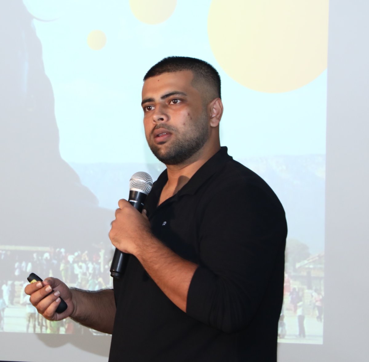 LifeatFynd's tweet photo. On 23rd December, Fynd celebrated its first Innovation Day. The day began with an insightful pre-session by the @Onnivation_VC team where we took our people on a journey to understand the power of ideas &amp; technology with live examples.

#innovation #ideas #technology #future https://t.co/QZvjwtdnai