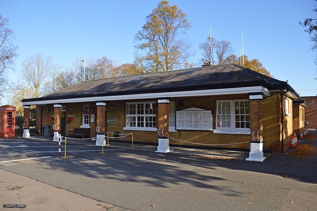 TheSuffolkMan's tweet photo. Two places every airman would steer clear of because of the BS on any #RAF Station . The #Guardroom & #SHQ https://t.co/CfdZpKT5aF