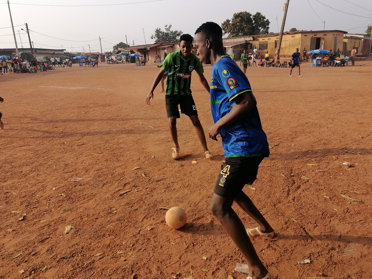 GozoEvent's tweet photo. Quelques images de la finale du Tournoi de la cohésion remporté par le quartier de Barouyo contre Dioulabougou sur le score de 3-2 hier au terrain sans fleur de Dioulabougou. 
Félicitations à l'équipe de Barouyo  🏆🇨🇮⚽

#CIV225 #GozoEvent #TMGROUP #FestiJeuneGagnoa #jaimegagnoa https://t.co/O4H17OcAYw