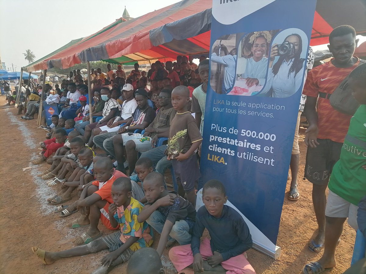 GozoEvent's tweet photo. Quelques images de la finale du Tournoi de la cohésion remporté par le quartier de Barouyo contre Dioulabougou sur le score de 3-2 hier au terrain sans fleur de Dioulabougou. 
Félicitations à l'équipe de Barouyo  🏆🇨🇮⚽

#CIV225 #GozoEvent #TMGROUP #FestiJeuneGagnoa #jaimegagnoa https://t.co/O4H17OcAYw