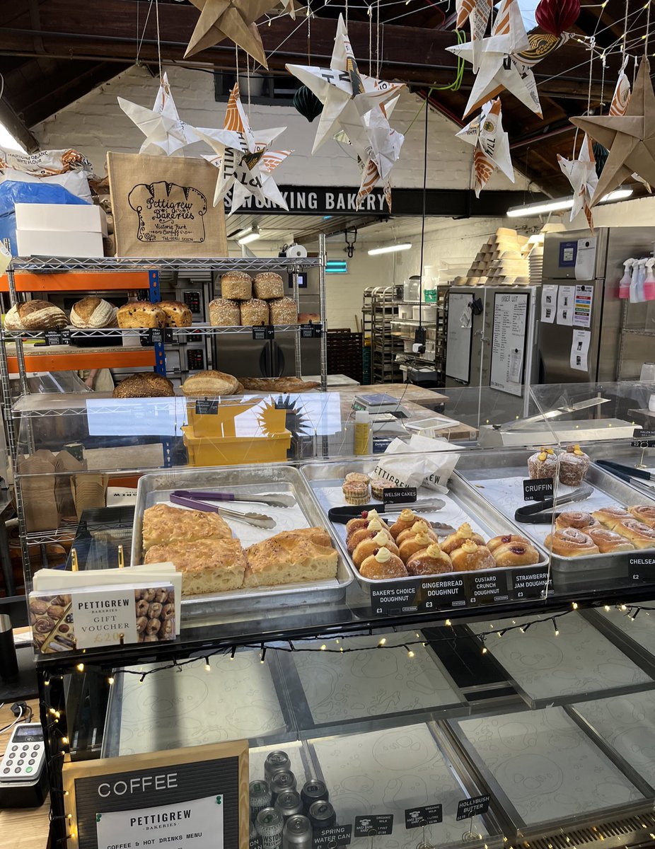 speedupdating's tweet photo. Back in Cardiff… time to do all/ some of the things I’ve been meaning to get round to for months… including checking out what @PettigrewBakes have done with the bakery in Moy Road 

👍#bara #popty https://t.co/GV9lZXhBBS