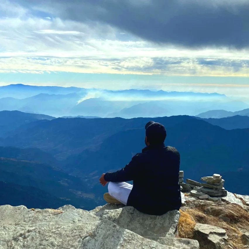AbhayVarn's tweet photo. The Mountains are Calling, I must Go...
#LoveAV🧡
Positive Vibes Up in the Lap of Mountains ⛰️ ✨️ https://t.co/DX3GbTYRCf