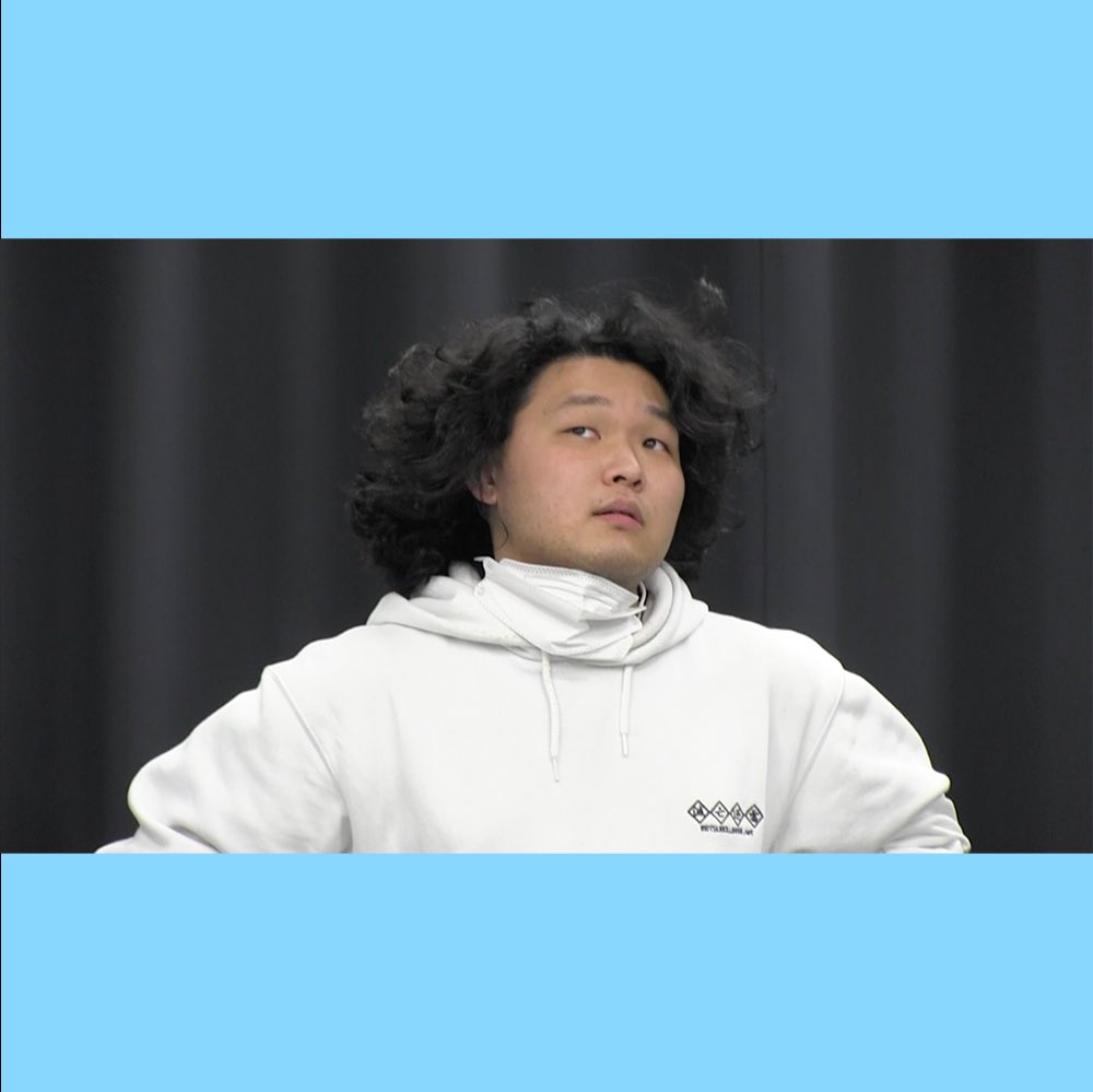 linen_studio0's tweet photo. みなさんどうも!役者の矢田です!
これは三代と2人での練習風景です。
1枚目は躍動感が凄いですね。4枚目はなにか見られていますね?一体なんなんでしょう?気になりますね!!😁僕の頭も成長しすぎて木になりそうです🌳元気モリモリ🌳
#元気モリモリ
#舞台
#劇団
#studiolinen
#スタジオリネン https://t.co/9oqIqsY2zF