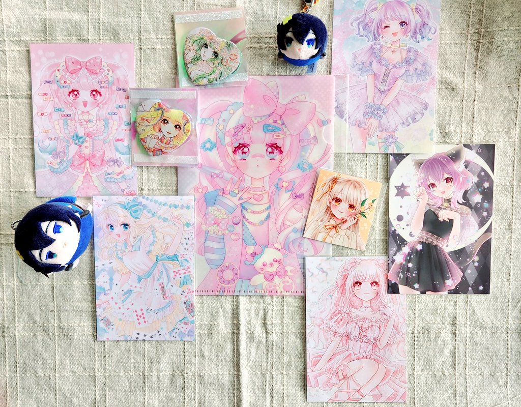 kanau3masters's tweet photo. こもちーの戦利品紹介☀

『なないろぷりんせす』さん
(maririn様/@maririn_0u0_)

キュートなポストカードと缶バッチ
そしてファイル…こもちーのハートを鷲掴みにして離さないのよ

#みちのくコミティア
#ADV017 https://t.co/6MNX3FvufI