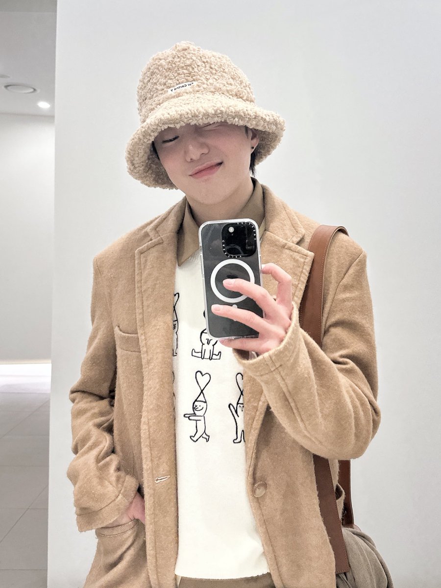 official_yoon_'s tweet photo. 내일 만나요💙 https://t.co/eoPeO9MqkM