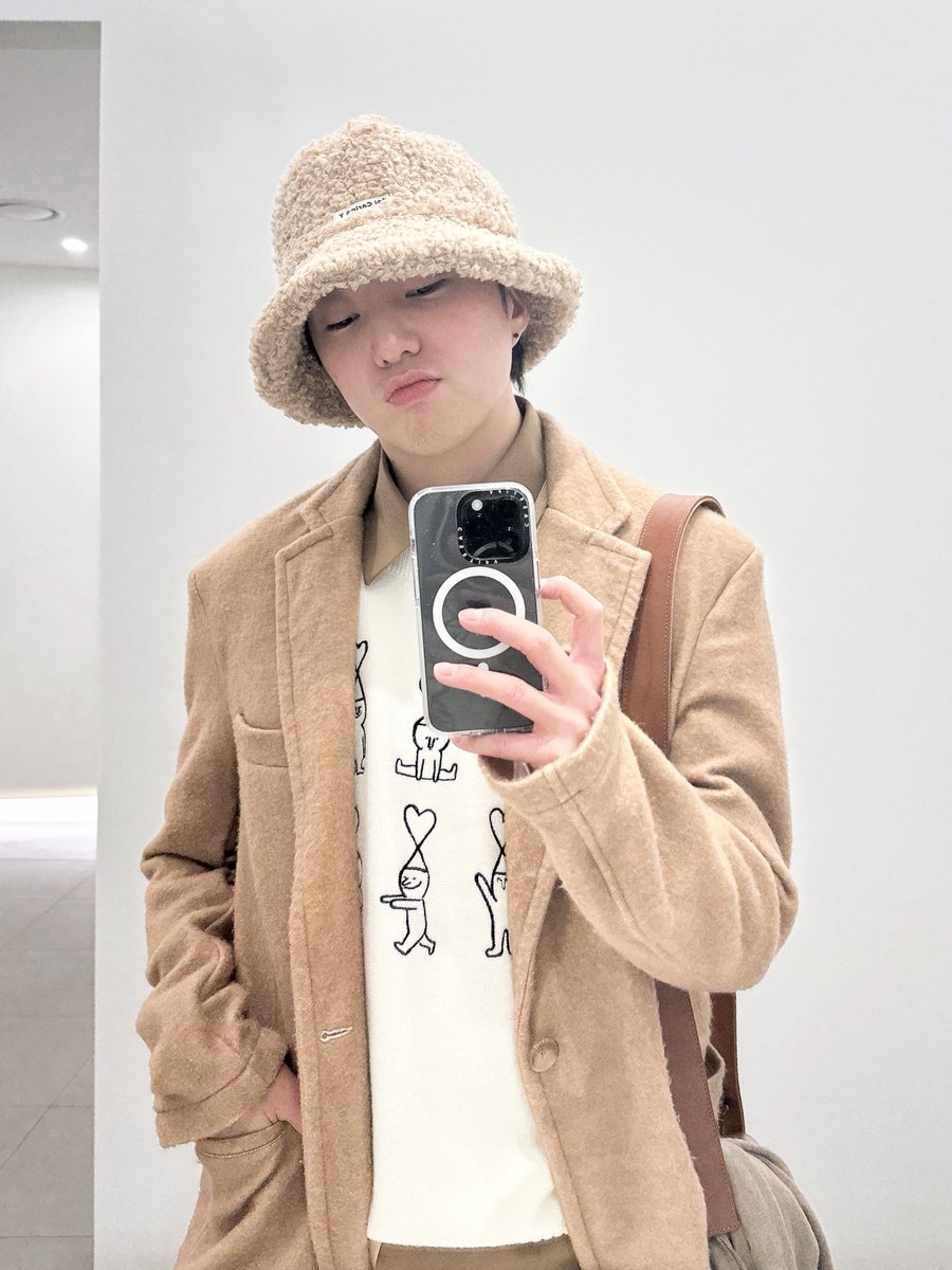 official_yoon_'s tweet photo. 내일 만나요💙 https://t.co/eoPeO9MqkM